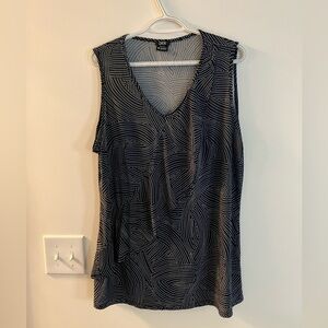 Women’s Top DKR Size XL